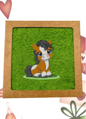 Dāvanu frotē sejas dvielis ar 2026. gada izšuvumu – Ziemassvētku un Jaunā gada dāvana