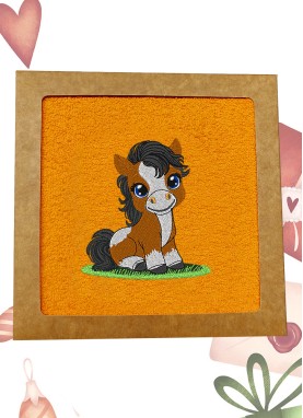 Dāvanu frotē sejas dvielis ar 2026. gada izšuvumu – Ziemassvētku un Jaunā gada dāvana