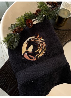 LUX frotē vannas dvielis ar 2026. gada izšuvumu – Ziemassvētku un Jaunā gada dāvana vīrietim