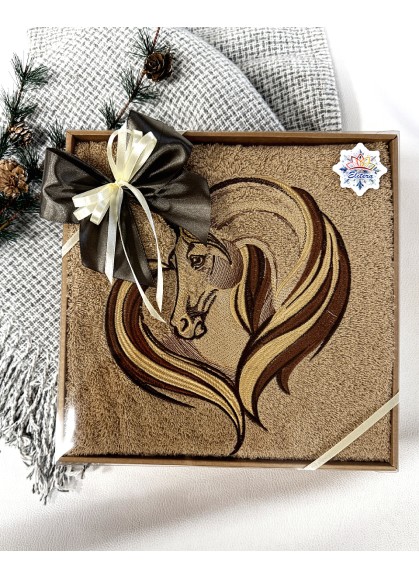 LUX frotē vannas dvielis ar 2026. gada izšuvumu – Ziemassvētku un Jaunā gada dāvana sievietei