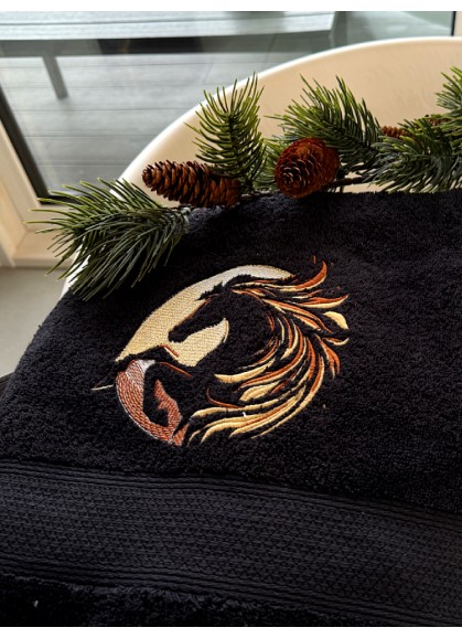 LUX frotē vannas dvielis ar 2026. gada izšuvumu – Ziemassvētku un Jaunā gada dāvana vīrietim