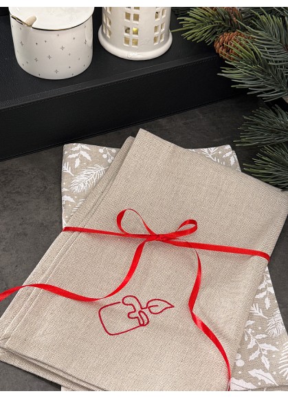 Dāvanu komplekts – Lina virtuves dvieļi ar Ziemassvētku izšuvumu | Svece