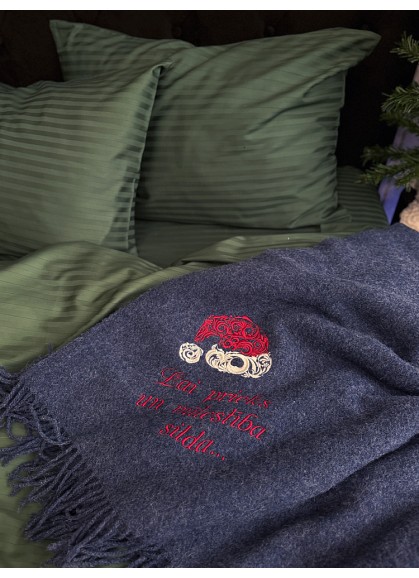 Vilnas pleds ar izšuvumu – Sirsnīga dāvana Ziemassvētkos, zils |ZS46